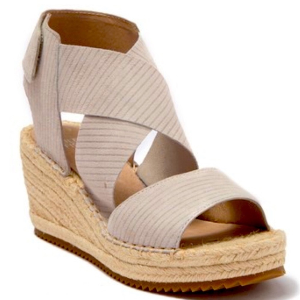 Eileen Fisher Willow wedges NWOT 9 taupe sandals